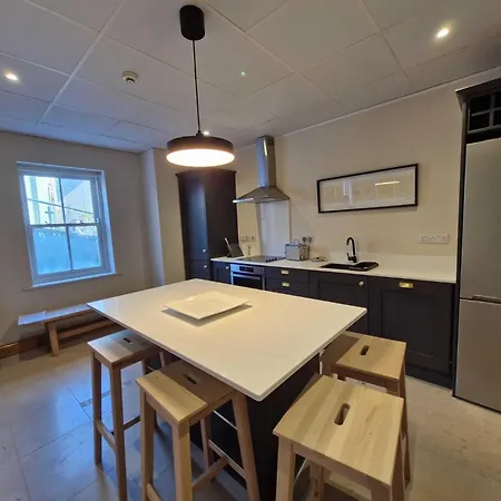 1 Chapel Lane House Apartment *